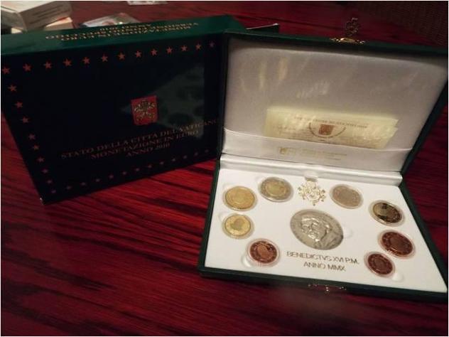 Vaticano euro Serie 2010 Proof  con medaglione d'argento -Originale numerato