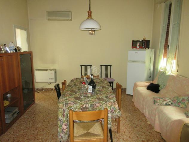 Suzzara vendesi casa indipendente 10 vani 300 Mq