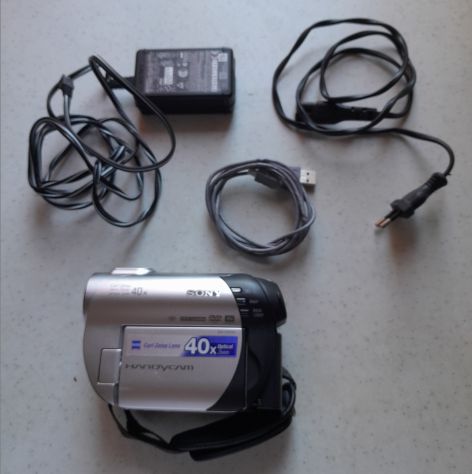 VIDEOCAMERA SONY HANDYCAM DCR-DVD106E completa di tutto in ottime condizioni est
