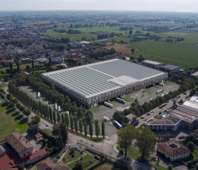 Immobile di 11000 m² con più di 5 locali in affitto a Romano di Lombardia