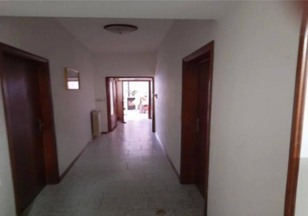 Immobile in asta di 246 m² con più di 5 locali e box auto in vendita a Marsciano - Foto 6