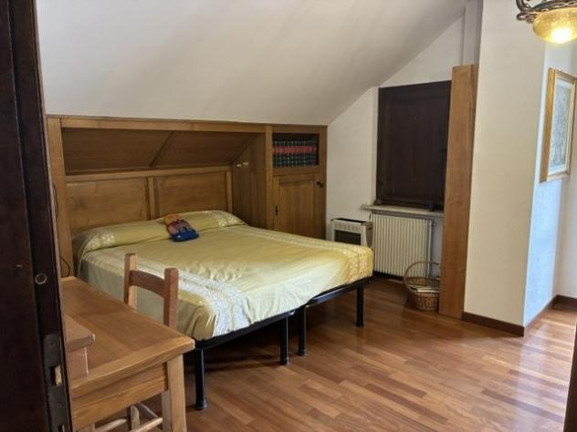 SPLENDIDO TRILOCALE CON DUE BAGNI, CUCININO, AMPIO SOGGIORNO, RIPOSTIGLIO, GARAGE, OTTIMA POSIZIONE. - Foto 12