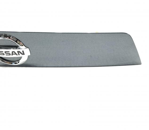 MANIGLIONE POSTERIORE CON LOGO SENZA LUCI NISSAN Micra Serie (K14) 90810-5FA0A (17) - Foto 2