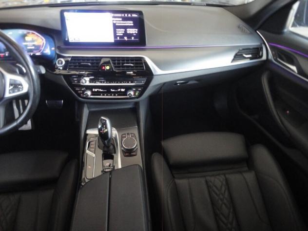 BMW Serie 5(G30/31/F90) 520d 48V Touring Msport - Foto 8
