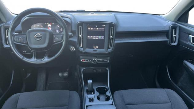 Volvo XC40 T2 automatico Momentum Core - Foto 6