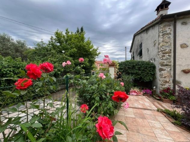 Bifamiliare in vendita a Castelnuovo Magra