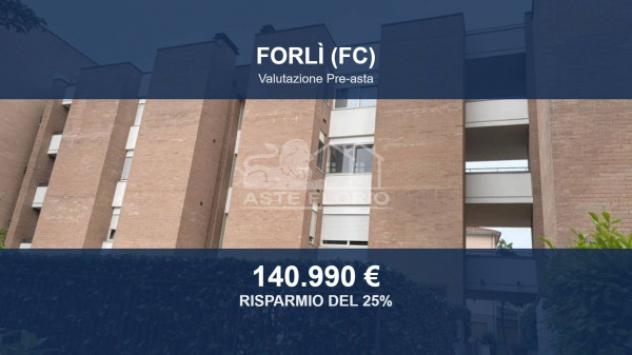 Immobile in asta di 125 m² con più di 5 locali e box auto doppio in vendita a Forlì