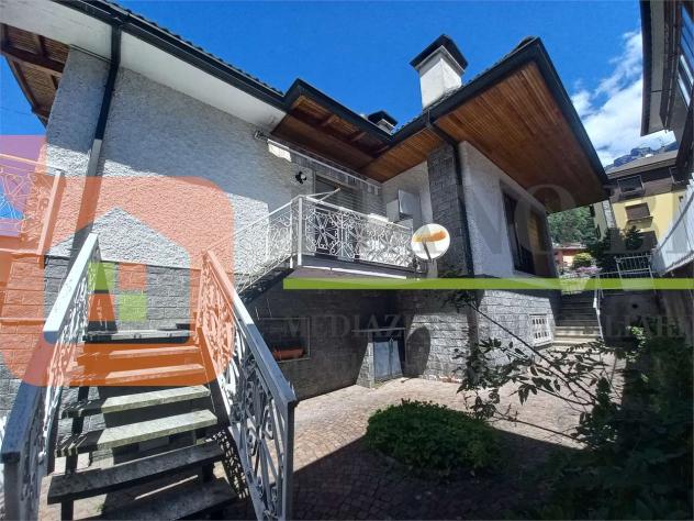 V000550 - VILLA CON 2 APPARTAMENTI GIARDINO E GARAGE - Foto 6