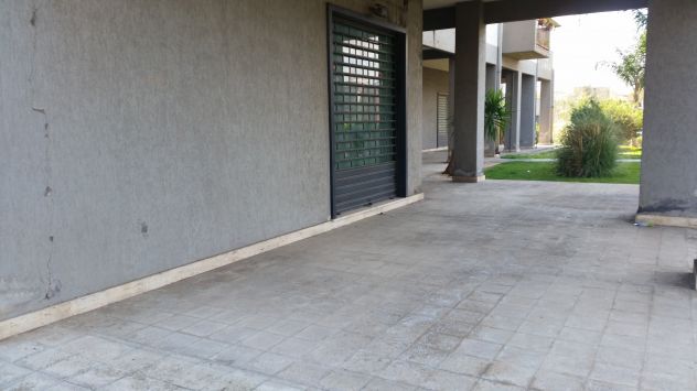 Vendesi Bottega di 40 mq + 20 mq. soppalco (Paternò -CT-)