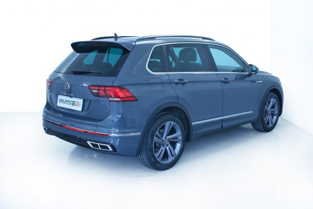 Volkswagen Tiguan 2.0 TDI SCR 150 cv R-Line DSG / ACC - Drive Assistence Pack - Cerchi 19" - Park Assist - Fari LED Performance - Videocamera per retr - Foto 4