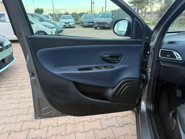 Lancia Ypsilon 1.0 FireFly 5 porte S&S Hybrid Platino - Foto 9