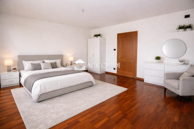 VILLA A SCHIERA di 4 vani e di 252 mq (CAERANO DI SAN MARCO) rif. CM5_1 - Foto 12