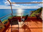 Bilocale fronte mare con terrazzo panoramico – Cervo