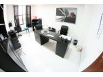 Ufficio arredato in business center