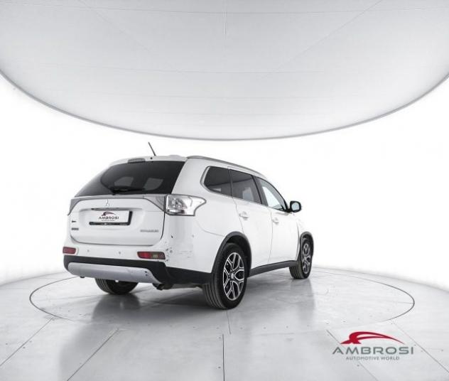 MITSUBISHI OUTLANDER 2.2 DI-D 4WD Instyle 7p. - PER OPERATORI DEL SETTO rif. 24054847 - Foto 3