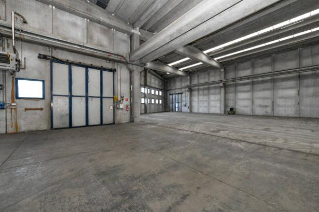 Immobile di 9500 m² con più di 5 locali in vendita a Brescia - Foto 11