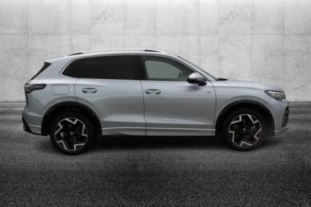 VOLKSWAGEN Tiguan 2.0 TDI 150 CV DSG R-Line rif. 23758004 - Foto 4