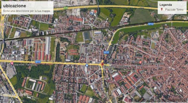 Palazzo / Stabile di 990 m² con 4 locali in vendita a Piacenza
