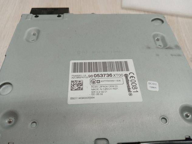 Vendo Stereo di serie originale Peugeot 3008 anno 2014 - Foto 2