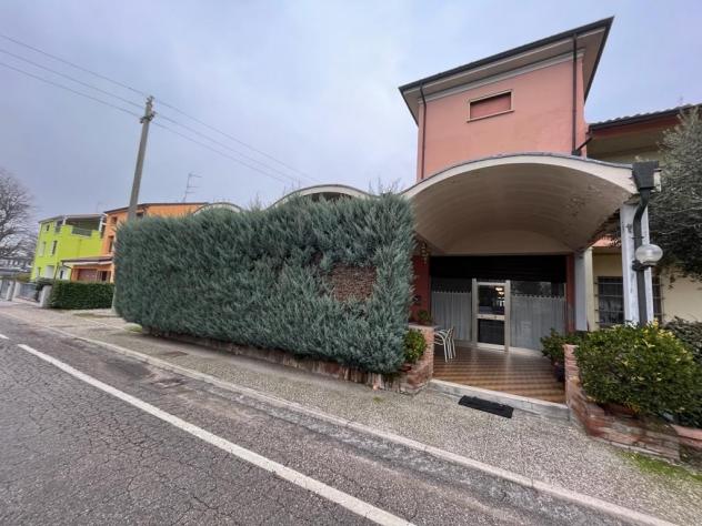 Ampia Soluzione con Terrazzo di 100mq e Giardino Privato