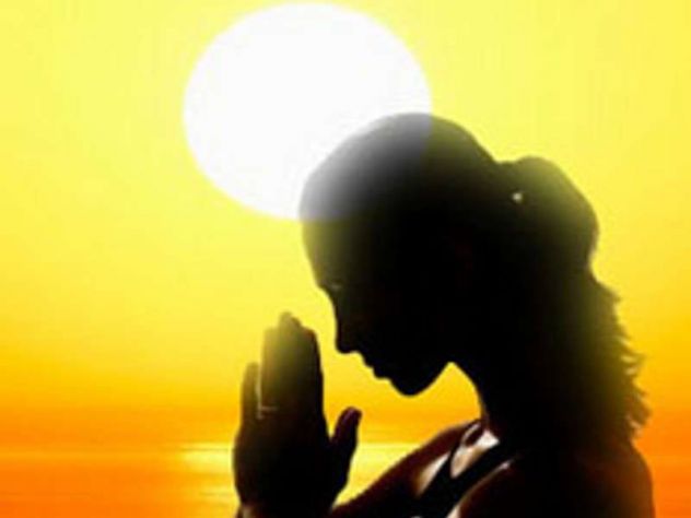 YOGA E DONNA - CORSO DI YOGA LUNA a BERGAMO E PROVINCIA