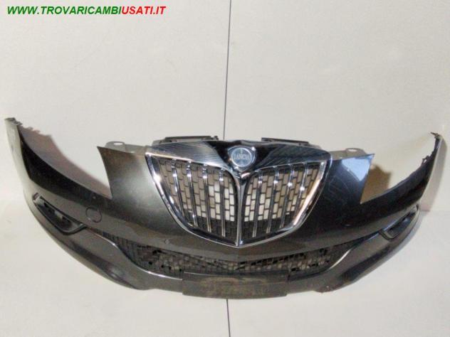 PARAURTI ANT NERO MET CON SENSORI (leggero graffio laterale) 999-U1309178 Carrozzeria Lamierati esterni Paraurti Paraurti ant. LANCIA - DELTA - 200