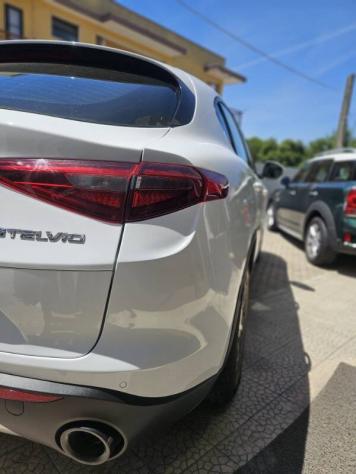 Alfa Romeo Stelvio 2.2 t Business Q4 190cv auto - Foto 5