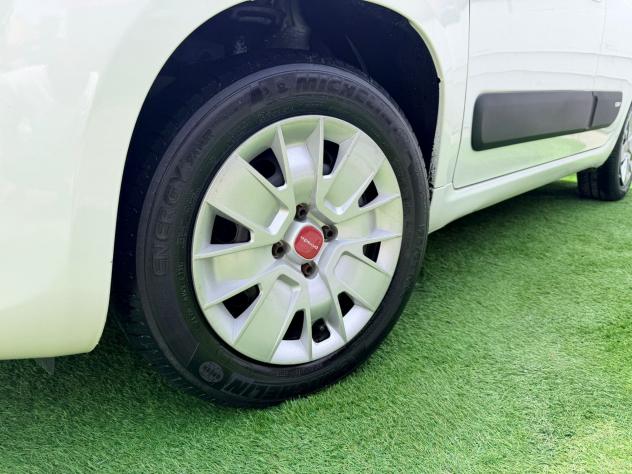 FIAT PANDA 1.2 BENZINA - ANNO 2015 - Foto 4