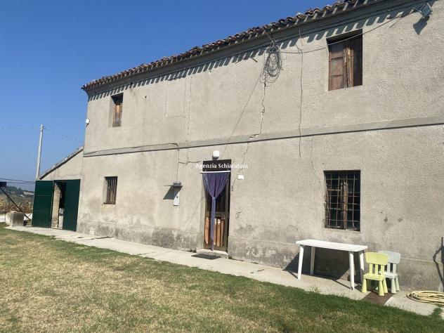 VICINANANZE MONTELABBATE VENDESI CASALE AMPIA METRATURA CON CORTE E FIENILE