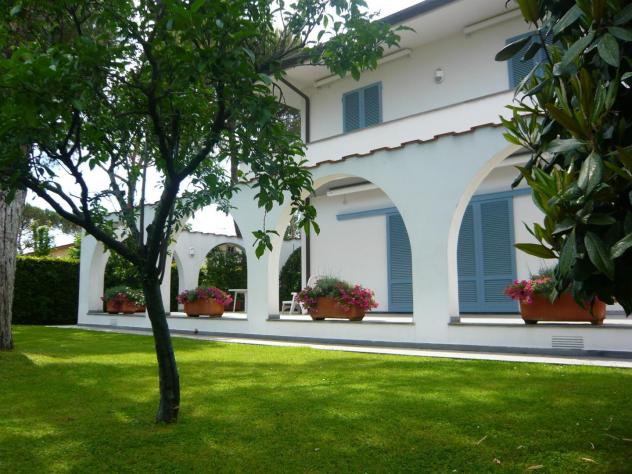 casa indipendente in vendita a Forte dei Marmi