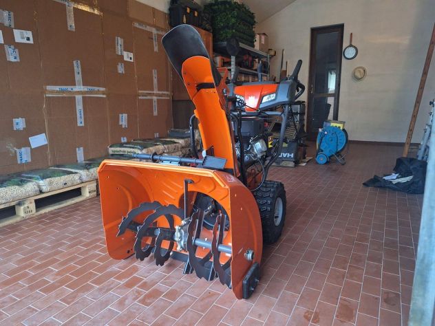 SPAZZANEVE LANCIANEVE HUSQVARNA ST227 COME NUOVO - Foto 5