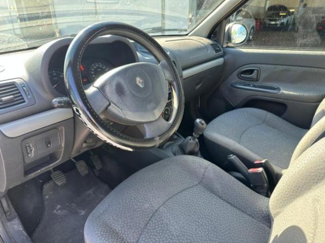 RENAULT Clio 1.2 16V 5 porte Confort rif. 23630301 - Foto 9