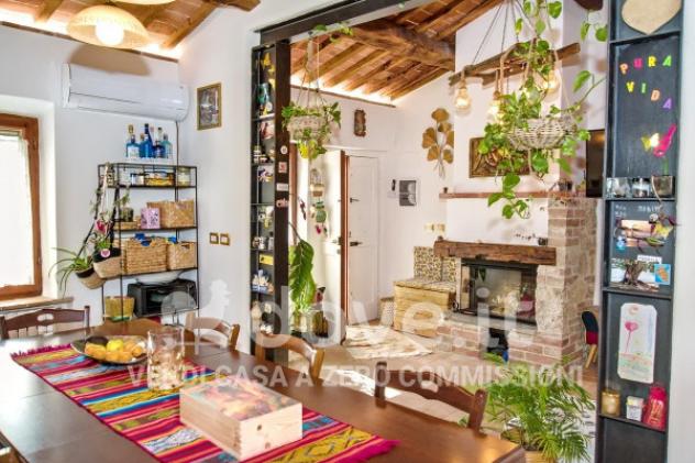 Rustico / Casale di 210 m² con 3 locali e posto auto in vendita a Chiusi
