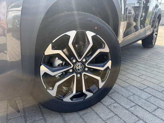 Toyota Yaris Cross 1.5H (130 CV) Trend E-CVT AWD-i KM0 - Foto 2