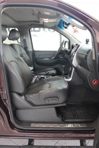 Nissan Navara 3.0 dCi 4 porte Double Cab LE V6 - Foto 8