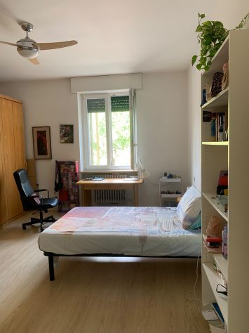 STANZA USO SINGOLO IN APPARTAMENTO SOLO DONNE DAL 1 AGOSTO CONTRATTO ANNUALE - Foto 2