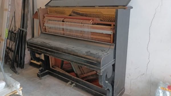 Pianoforte non funzionante per ambientazioni - Foto 2
