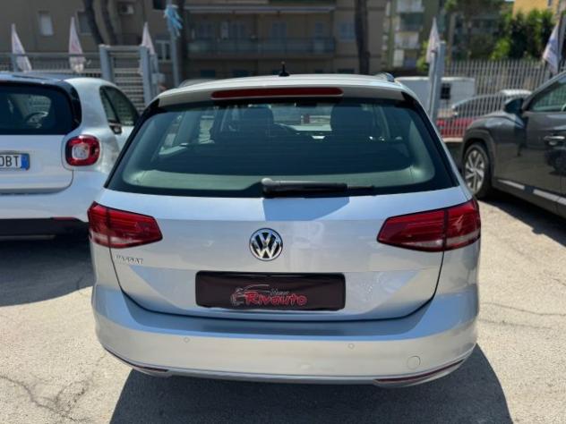 VOLKSWAGEN Passat Variant 2.0 TDI 150 Cv DSG Executive BlueMotion Tech. rif. 23891729 - Foto 6