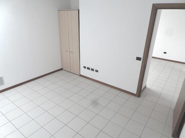 Spazioso ufficio cablato con parcheggio - Foto 5