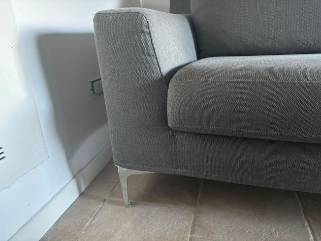 Divano 2 posti Poltronesofà grigio antracite – ottime condizioni - Foto 4