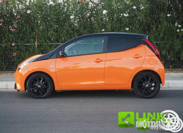 TOYOTA Aygo Connect orange 1.0 VVT-i 72 CV 5 porte x-wave - Foto 3