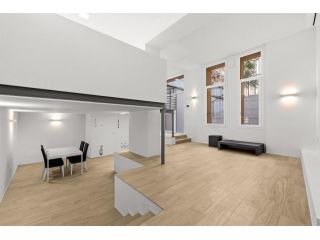 APPARTAMENTO STILE LOFT NUOVO CON 250 MQ DI GIARDINO