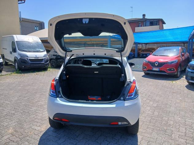 Lancia Ypsilon 1.2 69 CV 5 porte GPL Ecochic Silver. - Foto 10