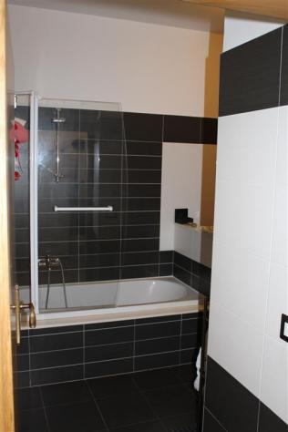 Elegante casa a schiera ristrutturata nel cuore del paese - Foto 13
