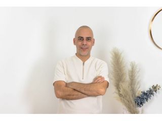 Massaggi - benessere Torino - Massaggiatore olistico Tel:3249229518