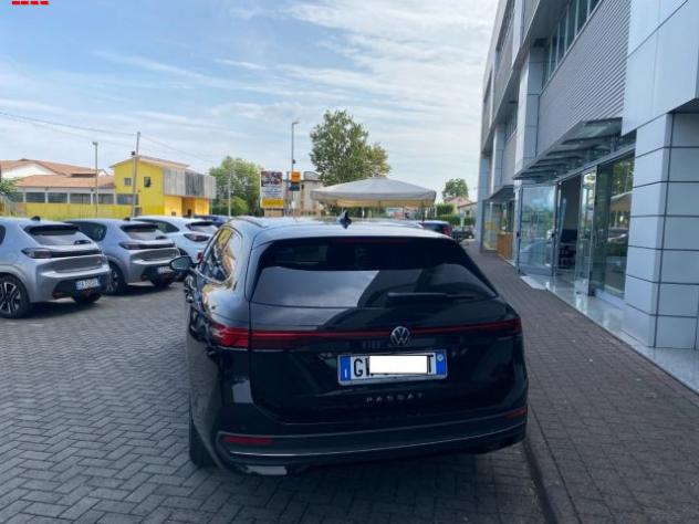 VOLKSWAGEN Passat Variant 2.0 TDI SCR EVO DSG Business rif. 23957110 - Foto 6