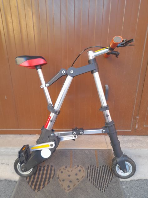 A-BYKE BICICLETTA PIEGHEVOLE NUOVISSIMA PERFETTA E MAI UTILIZZATA, per PENDOLARI - Foto 2
