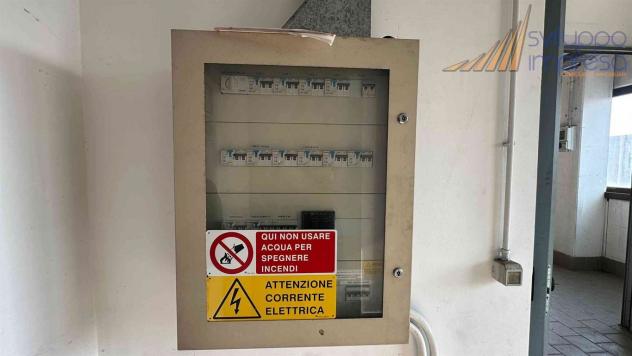 CAPANNONE CON UFFICIO IN AFFITTO A SEREGNO - Foto 16