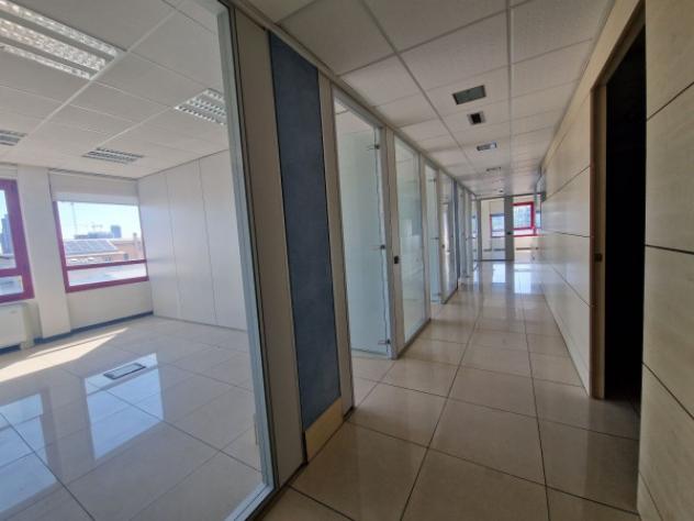 Immobile di 345 m² con più di 5 locali in affitto a Pero - Foto 19