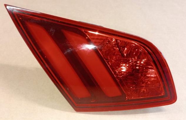 FANALE POST. PARTE INT. S. EX 62617 (Piccola scheggiatura) 999-U1292984 Parti elettriche  Fanaleria  Fanali  Fanale post. sx. PEUGEOT - 308 5 porte -